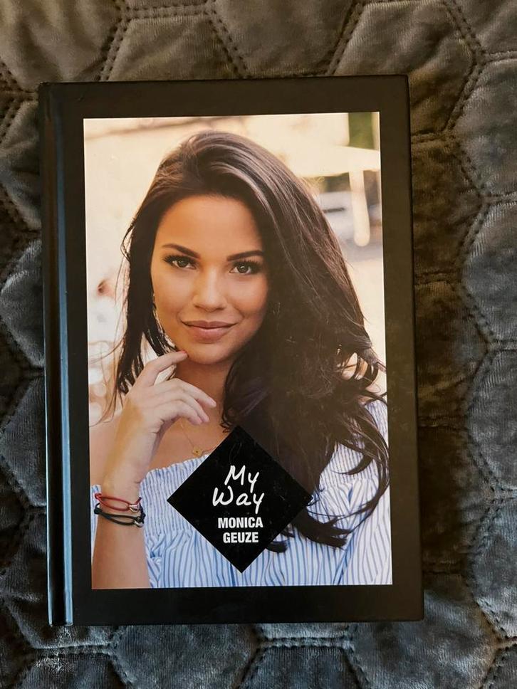 Monica Geuze - My way, Boeken, Mode, Zo goed als nieuw, Mode algemeen, Ophalen of Verzenden