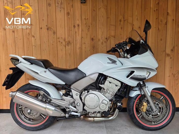 Honda CBF 1000 F C ABS CBF1000 CBF-1000 CBF1000F Nieuwe band, Motoren, Motoren | Honda, Bedrijf, Sport, meer dan 35 kW, 4 cilinders