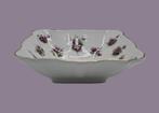 Royal Albert Sweet Violets bonbonschaaltje, Ophalen of Verzenden, Zo goed als nieuw, Porselein, Kop en/of schotel