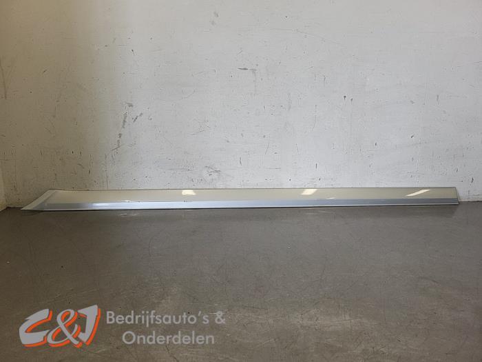Sierstrip van een Mercedes Vito, Gebruikt, -, Ophalen of Verzenden, -