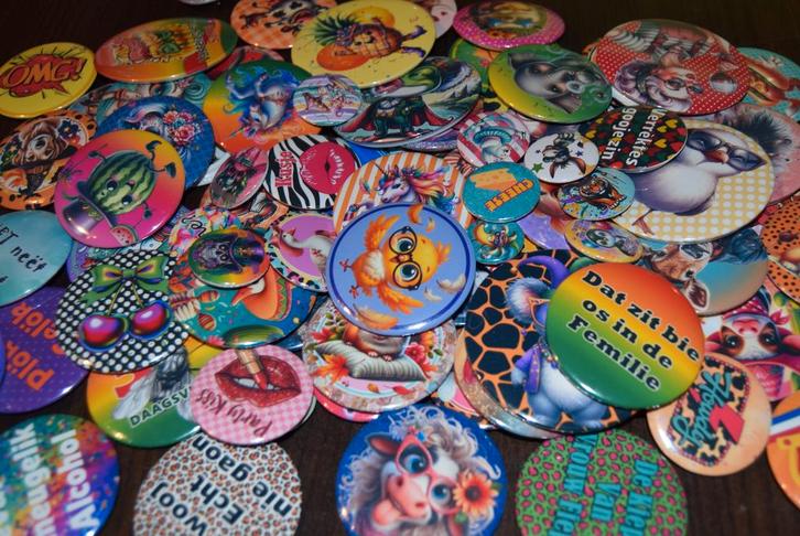 buttons NIEUW MYSTERY bag VOL nieuw carnaval feest, Verzamelen, Speldjes, Pins en Buttons, Nieuw, Button, Overige onderwerpen