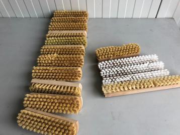 15 stuks schoonmaak borstels beschikbaar voor biedingen