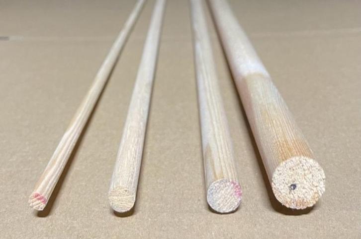 Rondhout in diverse maten, Doe-het-zelf en Verbouw, Hout en Planken, Nieuw, Overige typen, Grenen, 250 tot 300 cm, 25 tot 50 mm