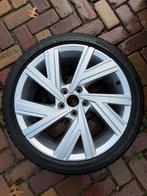 Winterbanden 18 inch Golf 8, Ophalen, 18 inch, Banden en Velgen, Winterbanden