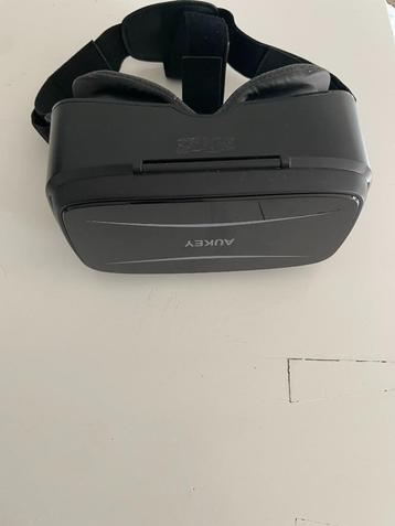  Virtual Reality met de AUKEY VR-bril voor je Smartphone beschikbaar voor biedingen