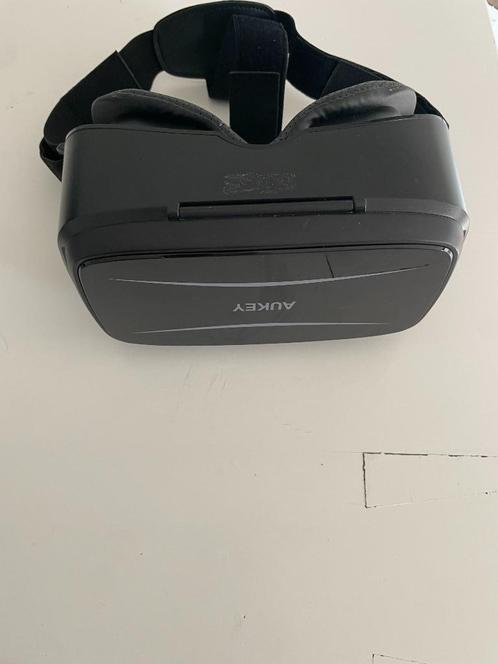 Virtual Reality met de AUKEY VR-bril voor je Smartphone, Spelcomputers en Games, Virtual Reality, Zo goed als nieuw, Telefoon