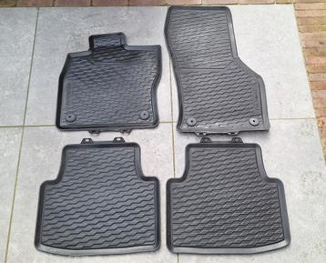 Originele set rubberen vloermatten voor Volkswagen Passat B8 beschikbaar voor biedingen