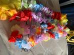 Hawaii bloemen ketting 2 stuks(nr.21 KD2), Hobby en Vrije tijd, Feestartikelen, Ophalen of Verzenden, Gebruikt, Versiering, Carnaval