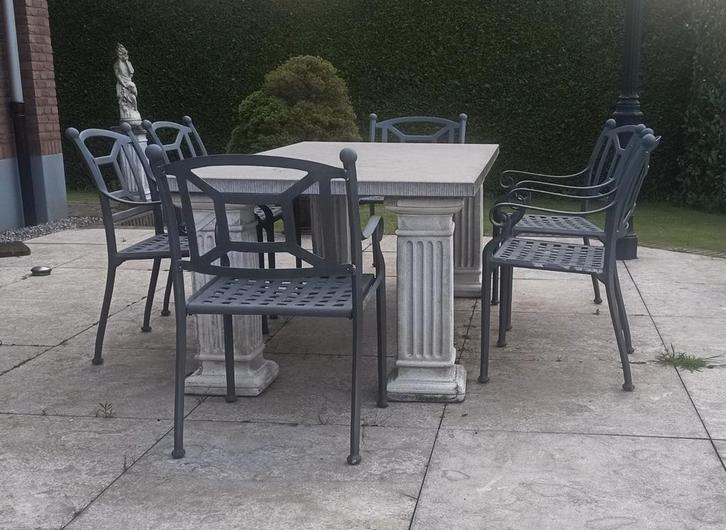 Hardstenen tuintafel met betonnen pilaren, Tuin en Terras, Tuintafels, Gebruikt, Rechthoekig, Overige materialen, Ophalen