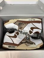 Nike Air Flight '89 Low SP Stussy Pecan EU42,5, Kleding | Heren, Schoenen, Overige kleuren, Nike, Ophalen of Verzenden, Sneakers of Gympen