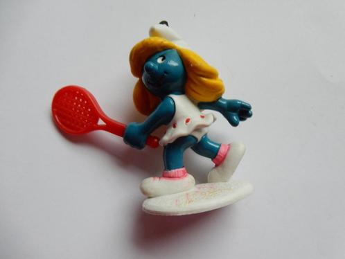 Smurf Schleich 20135 Smurfin tennisspeelster sleutelhanger, Verzamelen, Smurfen, Gebruikt, Poppetje, Figuurtje of Knuffel, Smurfin