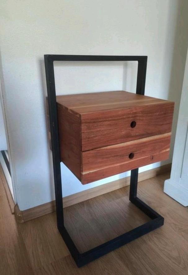industrieel nachtkastje acacia hout nieuw, Huis en Inrichting, Slaapkamer | Nachtkastjes, Nieuw, 70 cm of meer, Minder dan 45 cm
