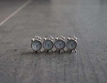 Retro wekker klok miniatuur nieuw 1:12 - Zilver beschikbaar voor biedingen