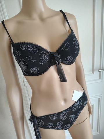 nieuw lingerie setje   beschikbaar voor biedingen