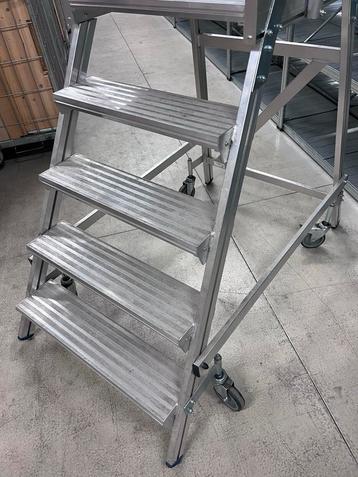 Krause Moduletrap met 5 Treden beschikbaar voor biedingen