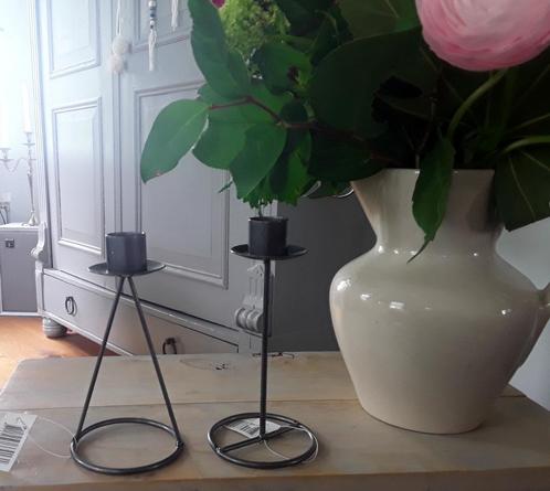 2 sierlijke bij elkaar horende kandelaars (nieuw), Huis en Inrichting, Woonaccessoires | Kandelaars en Kaarsen, Nieuw, Kandelaar