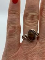 T233 Prachtige zilveren ring barnsteen maat 19, C, 19 tot 20, Ophalen of Verzenden, Met edelsteen