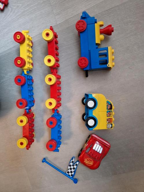 Duplo Locomotief, bus, 6treintjes/ autowielen, Cars raceauto, Kinderen en Baby's, Speelgoed | Duplo en Lego, Gebruikt, Duplo, Ophalen of Verzenden