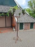 Fraaie smeedijzeren plantenstandaard, Ophalen