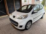 Peugeot 107 1.0 12V 5DR 2-TRONIC 2009 Wit NAP Automaat, Auto's, Peugeot, Stof, Zwart, 4 stoelen, Origineel Nederlands