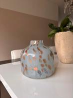 Riverdale Vaas lichtblauw met brons, Huis en Inrichting, Overige kleuren, Ophalen of Verzenden, Minder dan 50 cm, Glas