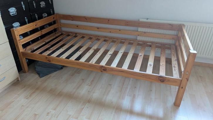 Grenen bed 90x190 - Weinig gebruikt, Huis en Inrichting, Slaapkamer | Bedden, Zo goed als nieuw, Eenpersoons, 90 cm, 190 cm of minder