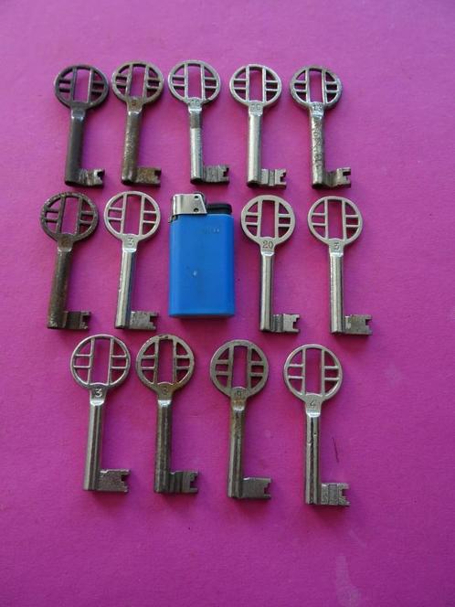13 OUDE ANTIEKE BINNENDEUR SLEUTELS KAST SLEUTEL SLOT, Antiek en Kunst, Curiosa en Brocante, Ophalen of Verzenden