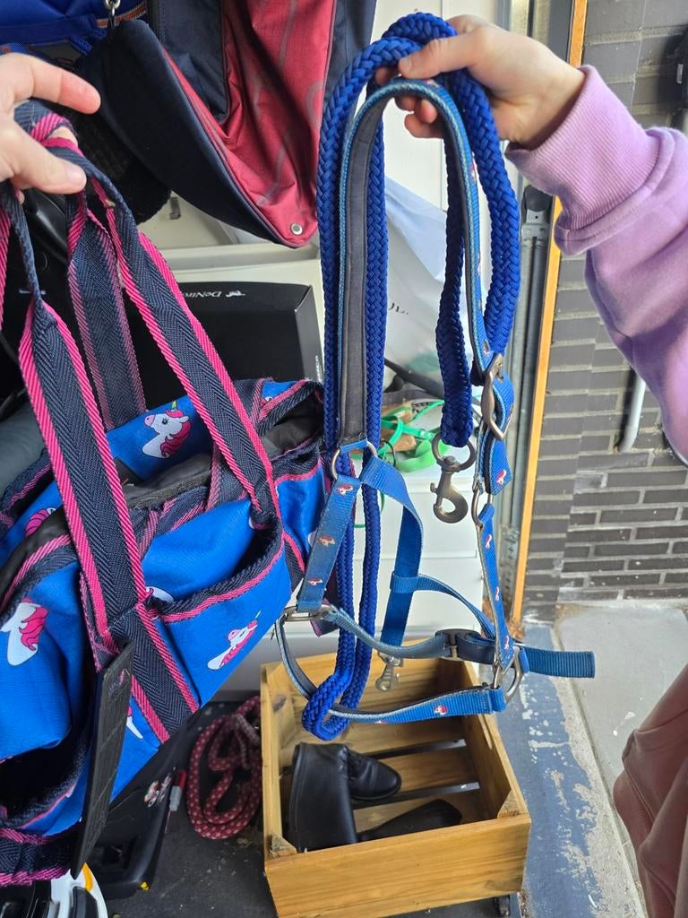 Set van poetstas, halster, en touw Epplejeck blauw, Dieren en Toebehoren, Paarden en Pony's | Overige Paardenspullen, Ophalen