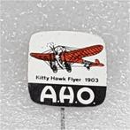 SP0534 Speldje A.H.O. Kitty Hawk Flyer 1903, Verzamelen, Speldjes, Pins en Buttons, Gebruikt, Ophalen of Verzenden