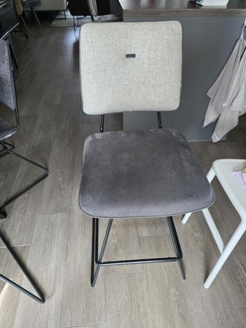 Xooon barstoelen beschikbaar voor biedingen