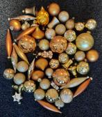 52 kerstballen + 9x lametta goud - brons, Diversen, Kerst, Ophalen of Verzenden, Gebruikt