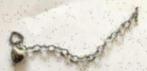 Zilverkleurige armband met twee hartjes eraan; 18,5 cm lang, Sieraden, Tassen en Uiterlijk, Ophalen of Verzenden, Zo goed als nieuw