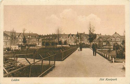 (304-234-037) Leiden Het Kooipark, Verzamelen, Ansichtkaarten | Nederland, Zuid-Holland, Verzenden