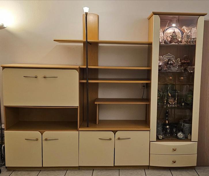 Mooie wandmeubel kast met veel opbergruimte, Huis en Inrichting, Kasten | Wandmeubels, Gebruikt, 150 tot 200 cm, 250 tot 300 cm