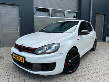 Volkswagen Golf 2.0 GTI | DSG | PANO | 19 INCH | UITLAATKLEP beschikbaar voor biedingen