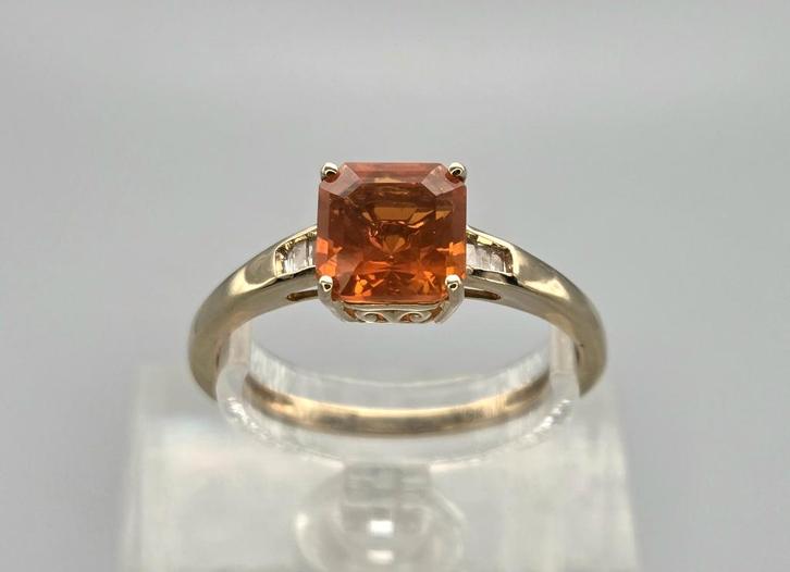 Gouden Vintage ring edelsteen vuuropaal en diamant. 2025/823, Sieraden, Tassen en Uiterlijk, Ringen, Zo goed als nieuw, Dame of Heer