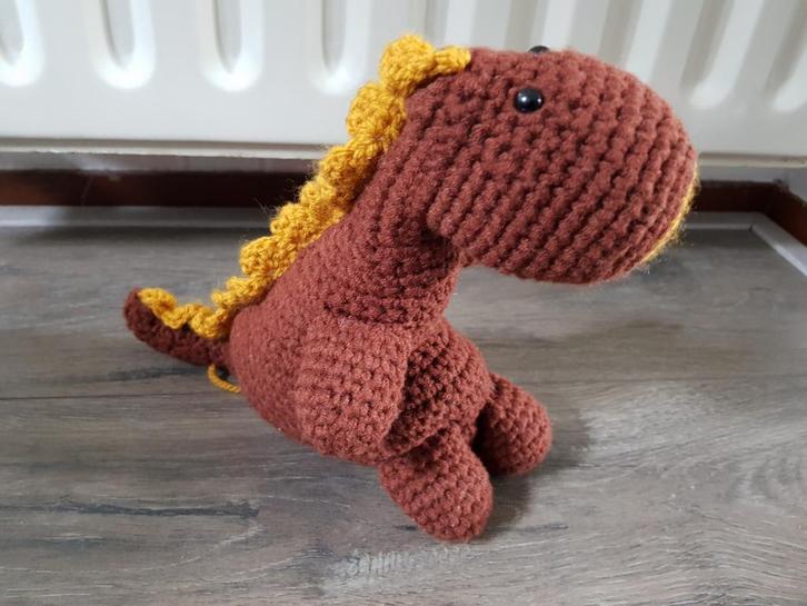 Knuffel : gebreide draak -- handgemaakt --, Kinderen en Baby's, Speelgoed | Knuffels en Pluche, Zo goed als nieuw, Overige typen