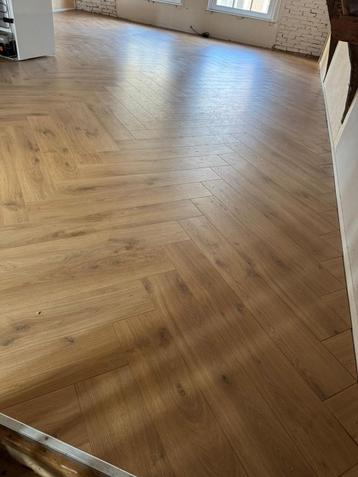 Visgraat laminaat // Gebruikt + Nieuw (+/- 40m2) beschikbaar voor biedingen