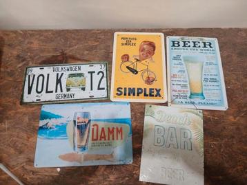 Vintage Metalen Borden Set beschikbaar voor biedingen