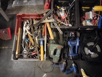 Diverse hand en electrisch gereedschap ,in een koop ,ophalen beschikbaar voor biedingen