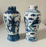 2 Chinese blauw witte vazen gesigneerd, Ophalen of Verzenden