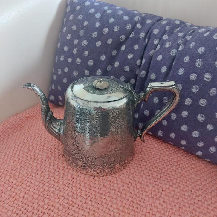 Antieke verzilverde theepot, Antiek en Kunst, Antiek | Goud en Zilver, Zilver, Ophalen of Verzenden
