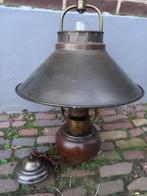 Olie lamp, met glas en koperen kap, Ophalen of Verzenden