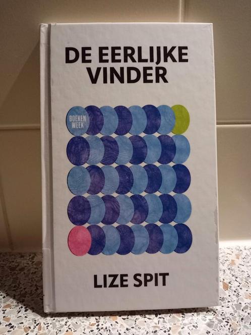 Nederlandse novelle: De eerlijke vlinder - Lize Spit, Boeken, Boekenweekgeschenken, Zo goed als nieuw, Ophalen of Verzenden