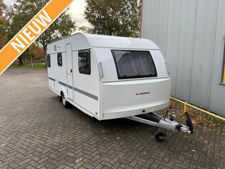 Adria Aviva 522 PT Model 2026, Caravans en Kamperen, Caravans, Bedrijf, tot en met 6, 1000 - 1250 kg, Treinzit, Adria, Dwarsbed