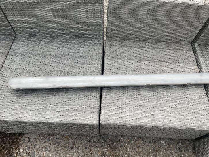 Industriële TL-lamp met armatuur, Huis en Inrichting, Lampen | Hanglampen, Zo goed als nieuw, Minder dan 50 cm, Ophalen