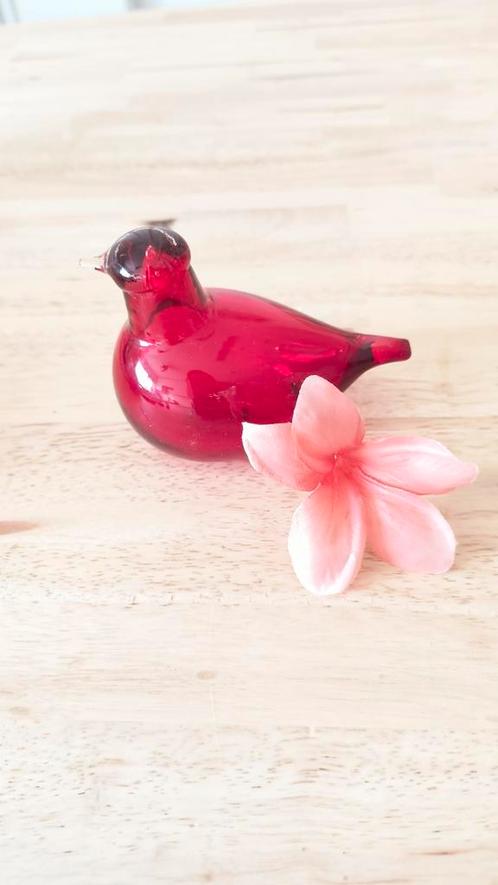Iittala Bird . Kleine Rode Stern . Oiva Toikka. Np €300, Antiek en Kunst, Antiek | Glas en Kristal, Ophalen of Verzenden