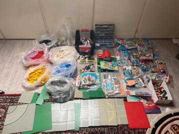 Grote partij lego - losse stenen, sets en boekjes beschikbaar voor biedingen