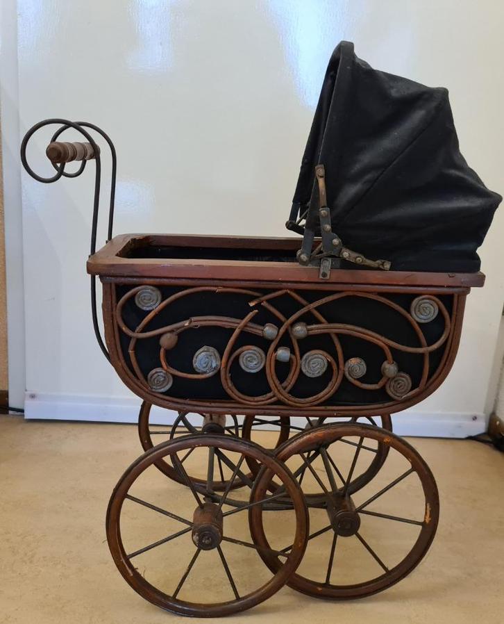 Antieke poppenwagen, Antiek en Kunst, Antiek | Speelgoed, Ophalen