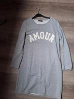 Grijs RBLZ jurkje met 'AMOUR' opdruk - Maat M, Maat 38/40 (M), RBLZ, Ophalen of Verzenden, Grijs